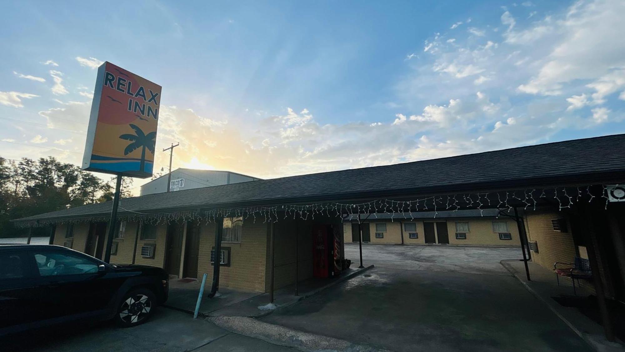 Relax Inn By Oyo Sulphur Hwy 90 Exterior photo