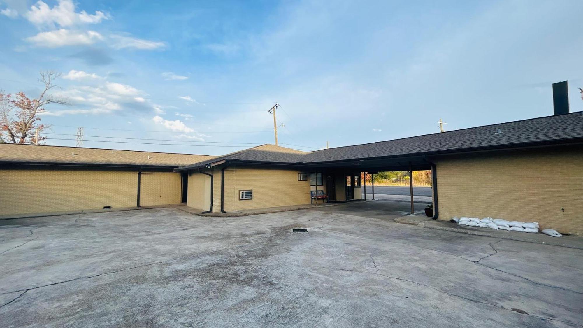 Relax Inn By Oyo Sulphur Hwy 90 Exterior photo